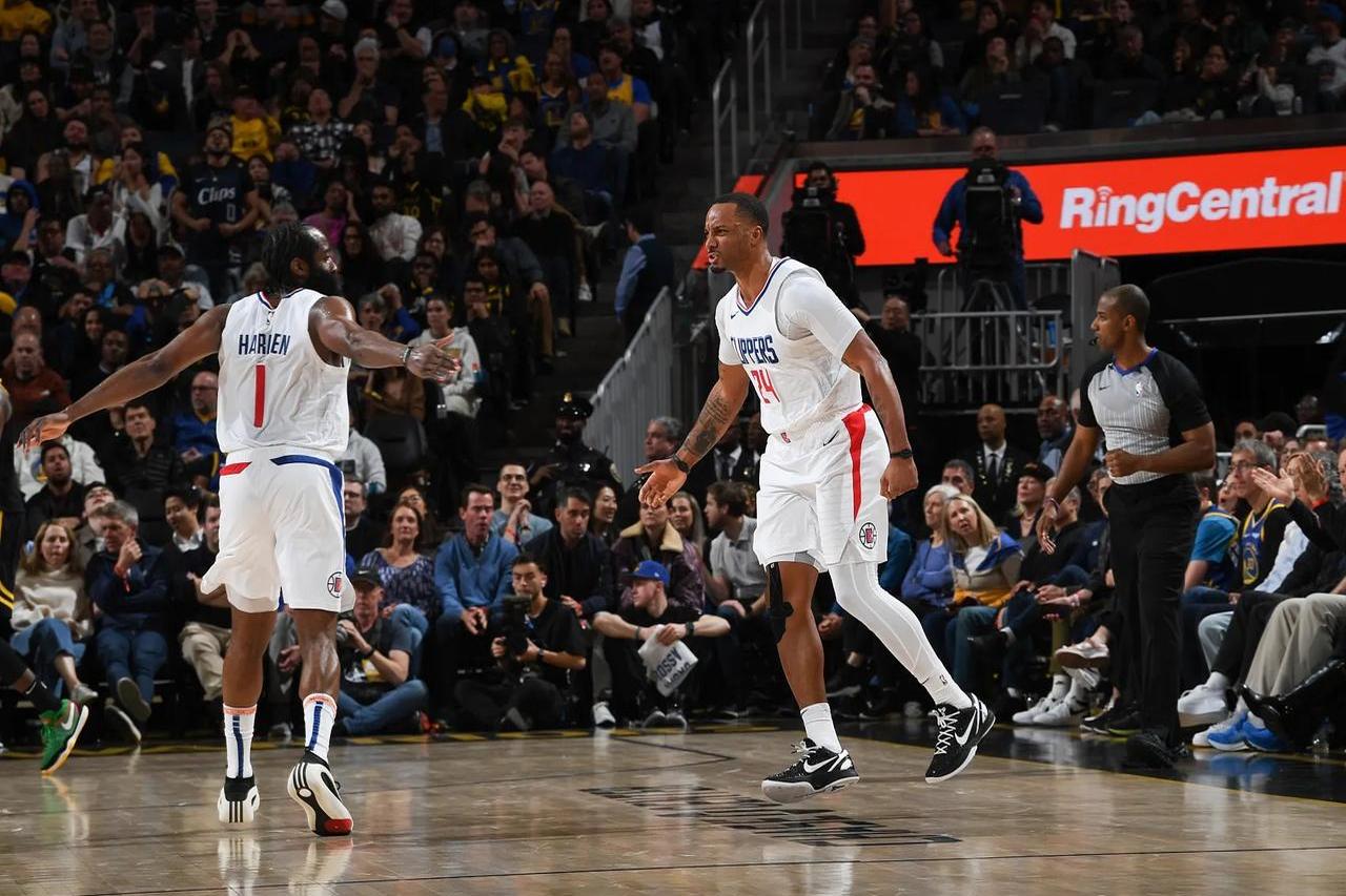 AYX手机版-关于哈登连续二十场比赛得分超过险胜，雄鹿不断突破！引发球迷热议的信息